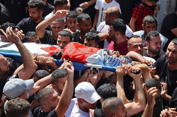 Funeral de uno de los jóvenes palestinos muertos esta semana por disparos israelíes. 