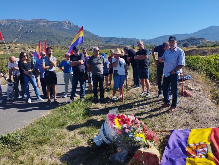 Homenaje de Ezker Anitza-IU e Izquierda Unida La Rioja a los fusilados en Labastida.