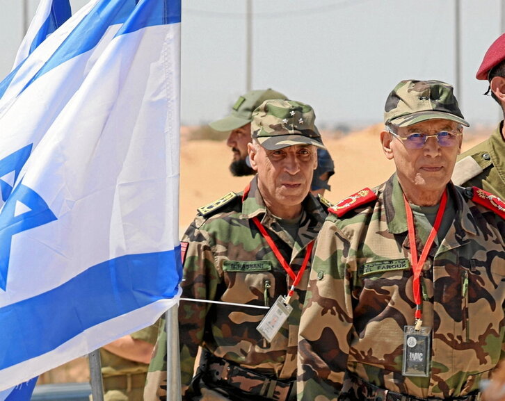 El teniente general marroquí Belkheir El Farouk, a su llegada a la base israelí de Tze'elim.