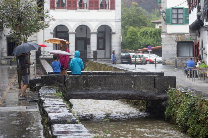 Las previsiones apuntan a que en otoño, la lluvia regresará a Euskal Herria.