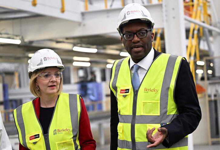 Liz Truss junto al ministro de Economía, Kwasi Kwarteng.