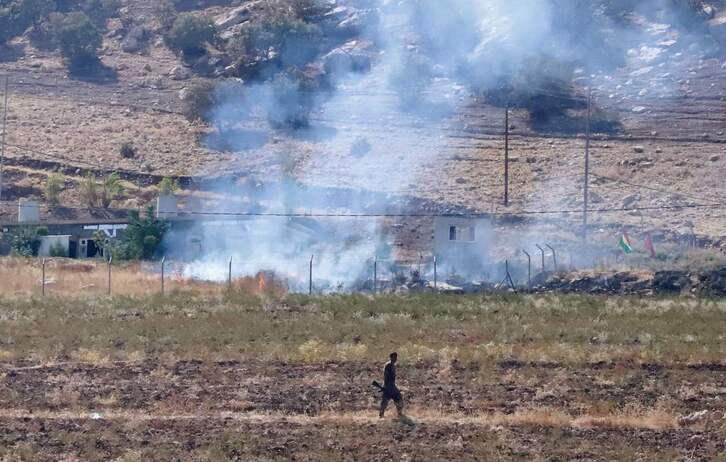 Un peshmerga kurdo, en una de las zonas atacadas en Zaergwez.