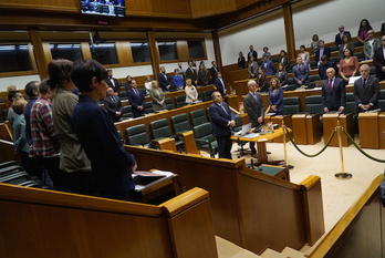 El Pleno ha comenzado con un minuto de silencio unánime por Maria Luisa Larrañaga.