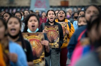 Marcha en el Zócalo de Ciudad de México el pasado 26 de septiembre con motivo del octavo aniversario de la desaparición de 43 estudiantes de Ayotzinapa.