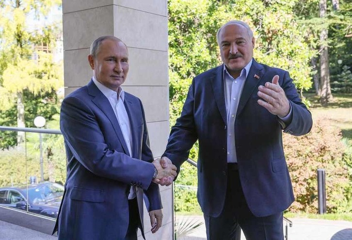 Putin y su homólogo bielorruso, Alexandr Lukashenko, tras un reciente encuentro en San Petersburgo.