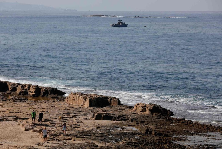 Buque de la armada israelí en la frontera marítima con Líbano. 