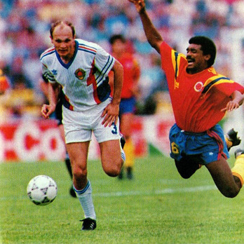Spasic, en un partido contra Colombia en el Mundial 1990. 