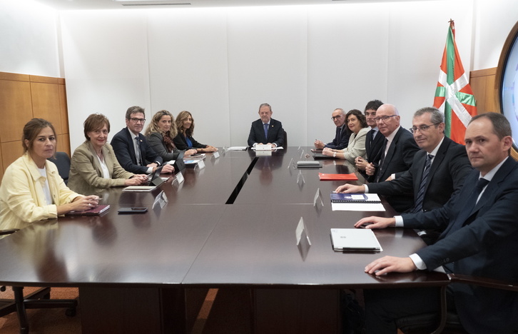 Imagen de archivo de la reunión del Consejo Vasco de Finanzas Públicas.