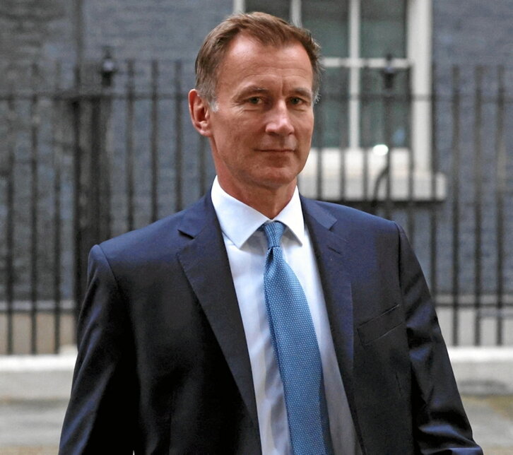 Jeremy Hunt sale del 10 de Downing Street.