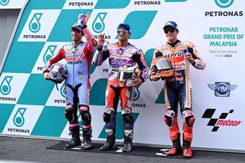 Jorge Martín, secundado por Enea Bastianini y Marc Márquez.