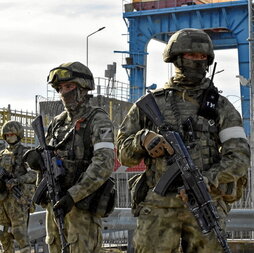 Soldados rusos desplegados en Jersón.