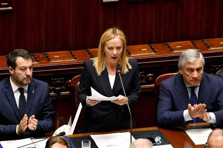 Giorgia Meloni, flanqueada por Matteo Salvini (Lega) y Antonio Tajani (Forza Italia).