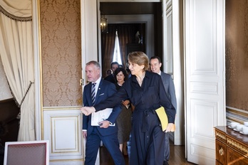 Iñigo Urkullu y Anne-Marie Descôtes en la reunión que han celebrado en París.