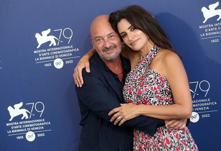 El director Emanuele Crialese con la actriz estelar Penélope Cruz.