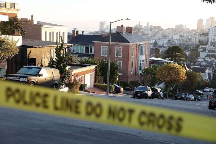 El domicilio de los Pelosi, acordonado por la Policía de San Francisco.