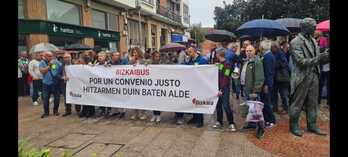 Concentración a mediodía en Gernika.