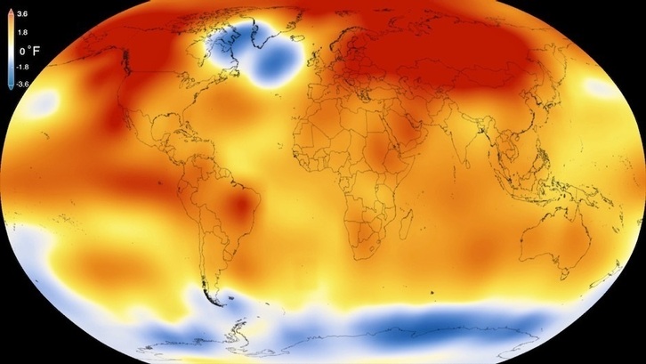 La temperatura de la superficie global ha ido en aumento, excepto en una franja de la región en el Atlántico Norte. 