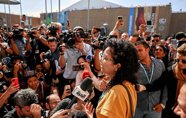 Sanaa Seif, hermana del preso político Alaa Abdel Fatah, en huelga de hambre y sed.