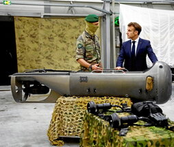 Emmanuel Macron, en la base naval de Toulon.