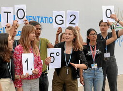 Activistas en la cumbre reclaman al G20 compromisos para limitar el calentamiento.