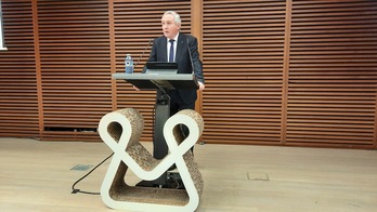 El presidente del Grupo Mondragon, Iñigo Ucin, en su comparecencia en el Kursaal.