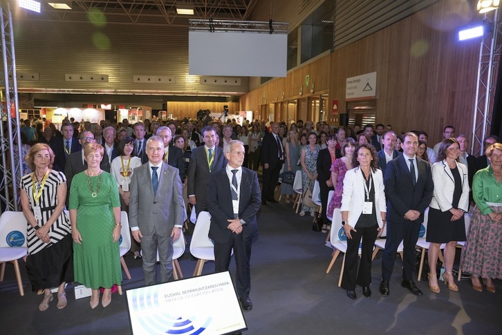 Acto de presentación del Mapa de Innovación Vasca con asistencia de representantes de Innobasque y del Gobierno Vasco.