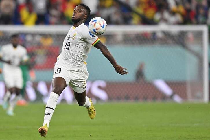Iñaki Williams, que ha sido titular, ha tenido la última para Ghana, pero se ha resbalado.