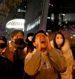 Protesta en Pekín contra las medidas de «covid cero».
