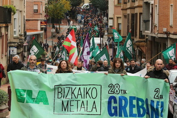 ELA abre la puerta a una huelga indefinida si no hay negociación efectiva. En la imagen una de sus protestas estos días, en Barakaldo.