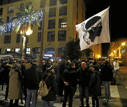 Movilización ante la comisaría de Aiacciu.