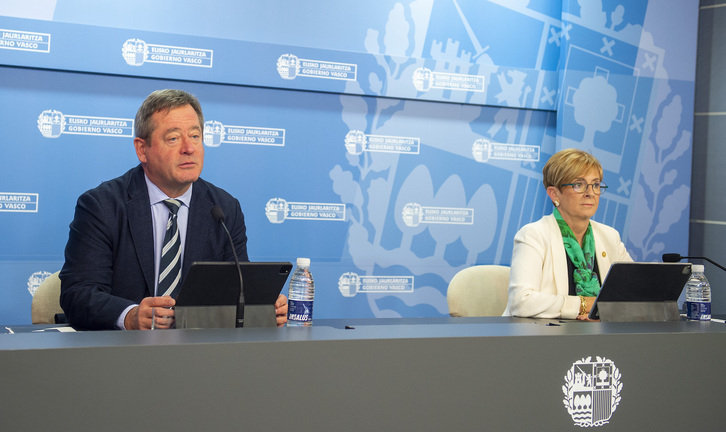 Zupiria junto a Tapia en la rueda de prensa posterior al Consejo de Gobierno.