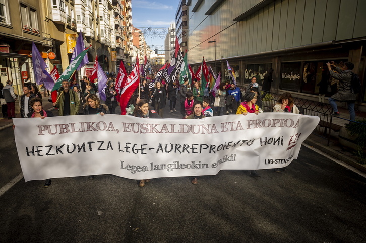 LAB, Steilas eta ELA sindikatuek Gasteizen egindako manifestazioa.