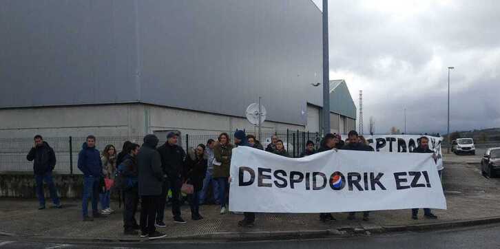 La plantilla de Pepsico se ha concentrado contra los despidos.