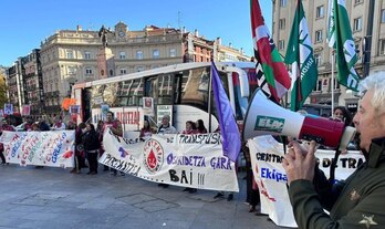 Manifestación en Bilbo de los trabajadores del Centro Vasco de Transfusiones y Tejidos Humanos de Osakidetza.
