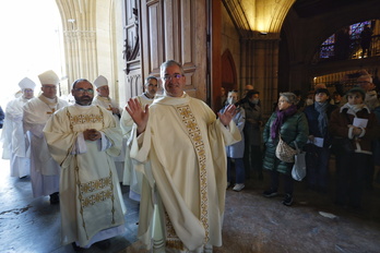 El nuevo obispo, Prado Ayuso, a su entrada en el Buen Pastor.