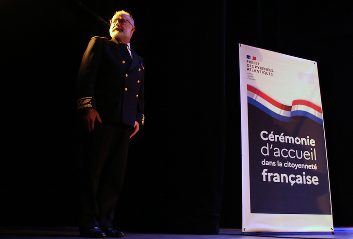 Philippe Le Moing-Surzur, en noviembre, durante una recepción a personas que han obtenido la nacionalidad francesa, en Baiona.