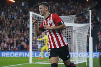 Guruzeta celebra uno de los goles ante el Valladolid.