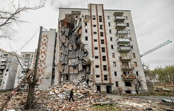 Un edificio destruido por bombardeos en la ciudad de Liman, en la región de Donetsk.