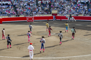 Cuatro diputados forales acudieron a los toros con invitación en la pasada Aste Nagusia de Bilbo.