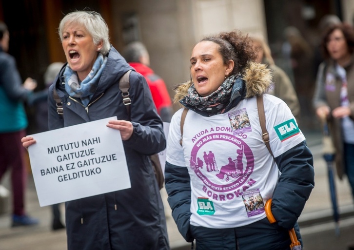 Etxez etxeko langileen protesta bat Bilbon, artxiboko irudian.