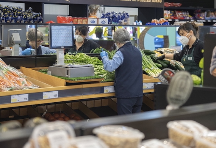 Sección de verduras de un supermercado, en una imagen de archivo.