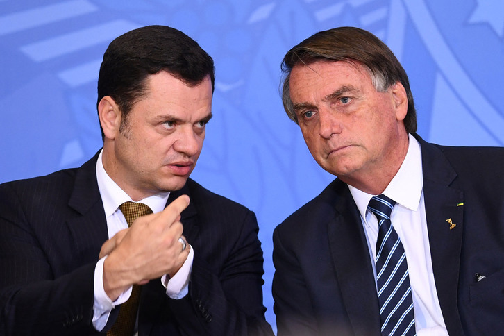 Anderson Torres y Jair Bolsonaro, en junio de 2022.