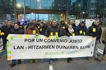 Trabajadores de EMB, empresa concesionaria de Bizkaibus, en una reciente protesta en Bilbo. 