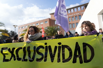 Movilización contra la eliminación de la exclusividad convocada por LAB en Iruñea el jueves.