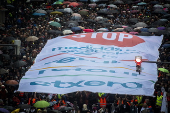 Clamor contra las medidas de excepción en la marcha de Bilbo del 7 de enero.