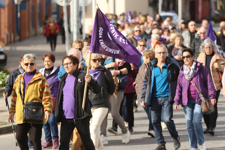 Marcha contra la Violencia Machista, organizada por asociaciones feministas en Santurtzi, el pasado noviembre.