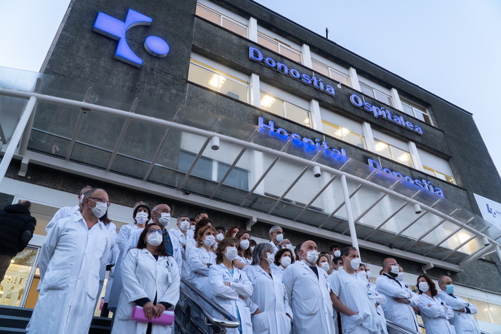 Una de las protestas a las puertas del Hospital Donostia. 