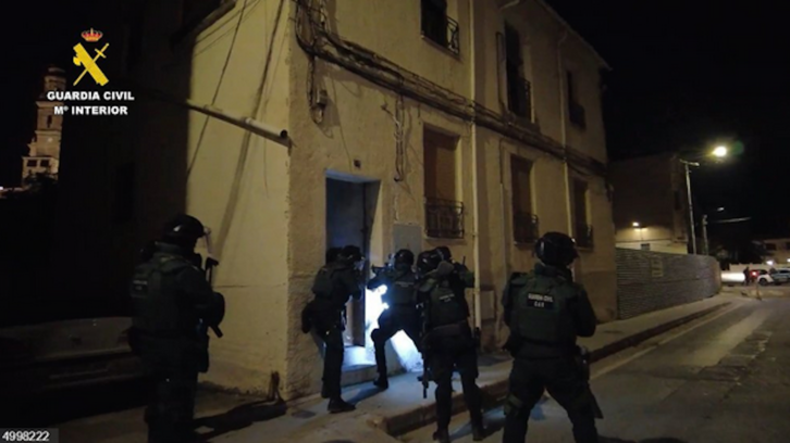 Un momento de las detenciones realizadas por la Guardia Civil.