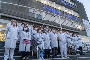 Las concentraciones siguen cada lunes a primera hora ante el Hospital Donostia.