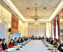 Reunión con los electos corsos en París.